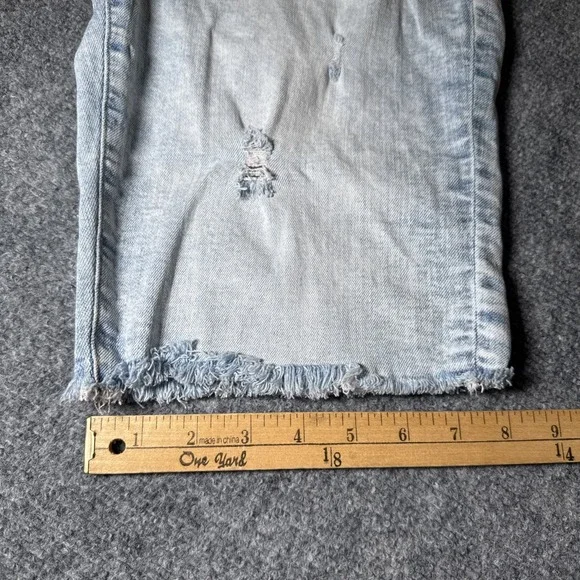 American Eagle Mens Denim Bermuda Short Size 28 Distressed Light Wash 10" Inseam - Picture 9 of 9